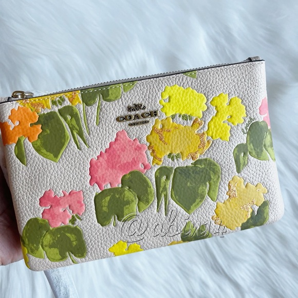 NWT Coach Leather Floral Print Wristlet - Picture 3 of 3